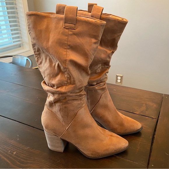 NWOB Tan Suede Ruched Calf Boots, Women’s 8 - Picture 2 of 8